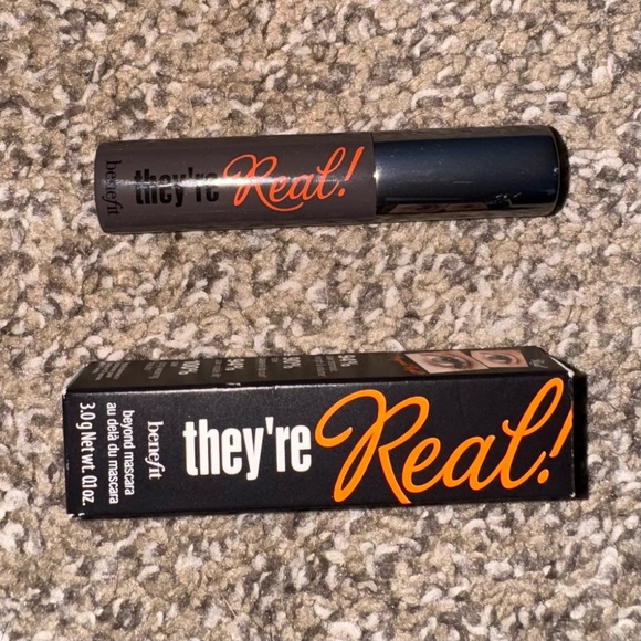 Benefit "They're Real!" mini mascara - Picture 1 of 3